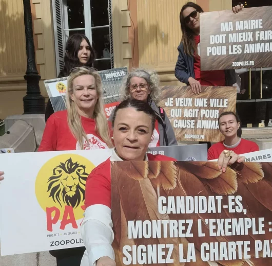 Photo de mobilisation du groupe local Antibes-Nice de PAZ.